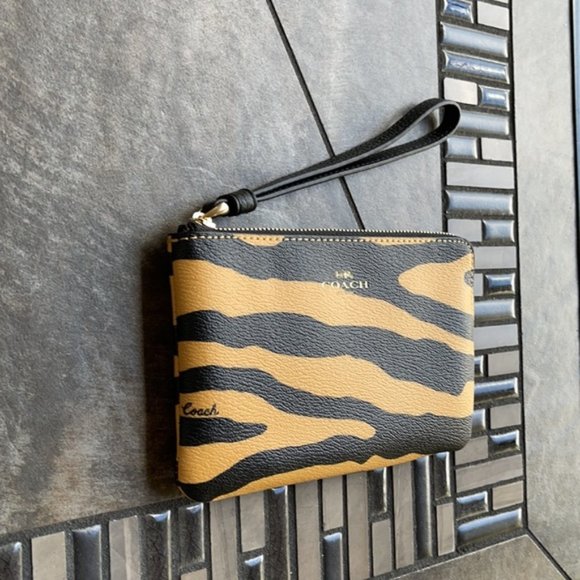Coach Corner Zip Wristlet With Tiger Print Gold/Honey/Black Multi - Picture 2 of 16